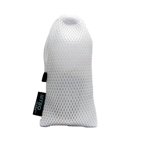 The MyboClean On the Go travel bag is a stylish, white mesh cylinder featuring a sleek black logo tag. Perfect for essentials like an eyelid cleaning brush and hygiene solution, it combines style with practicality.